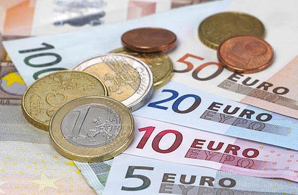 چرا قیمت یورو بالا می رود
